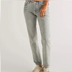 NWOT We The Free Light Wash Unknown Legend Mid Rise Skinny
